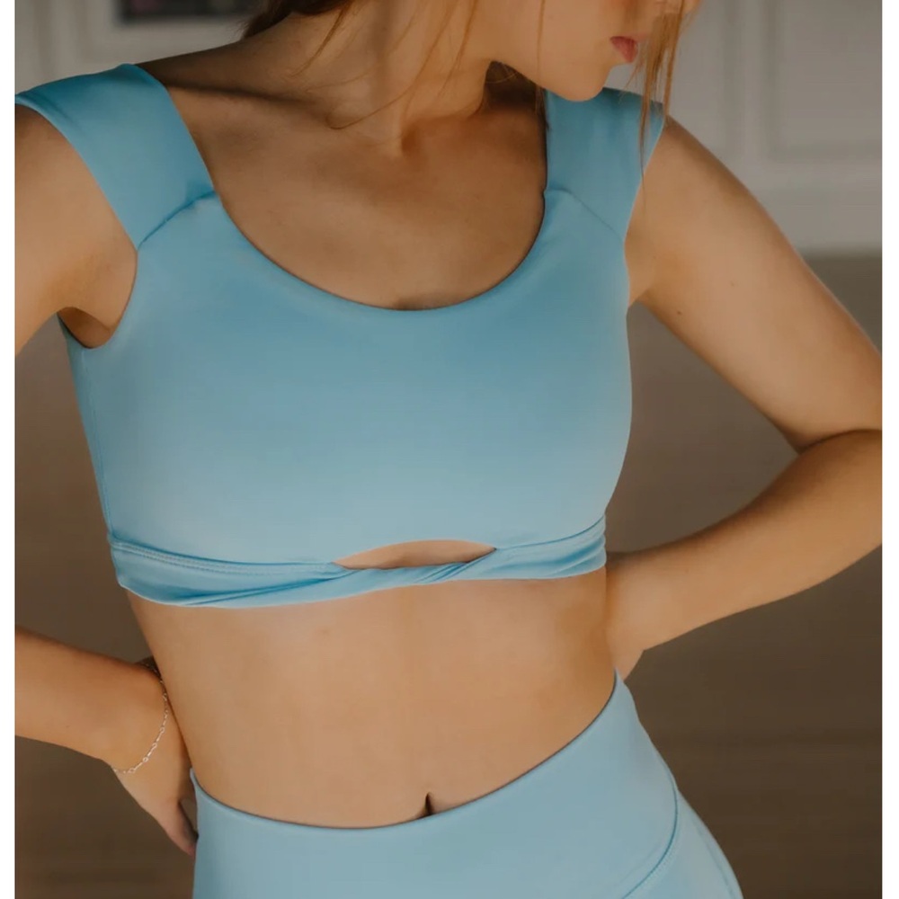 FIVE Posh Top - YM (6/7), color “Iceberg” blue, NWT!